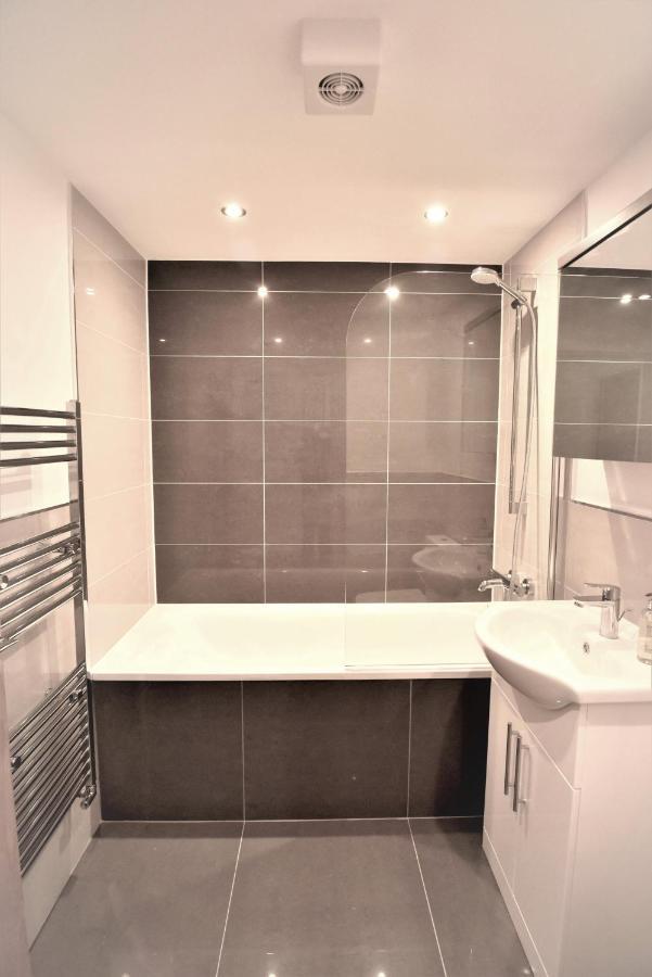 Exec 2Bed 2Bath Serviced Apartment Balcony Parking Milton Keynes Exterior photo